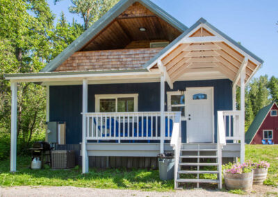 SpottedBearRetreat_BlueCabinF2