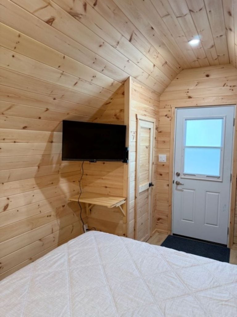 The Knotty Pine photo 3
